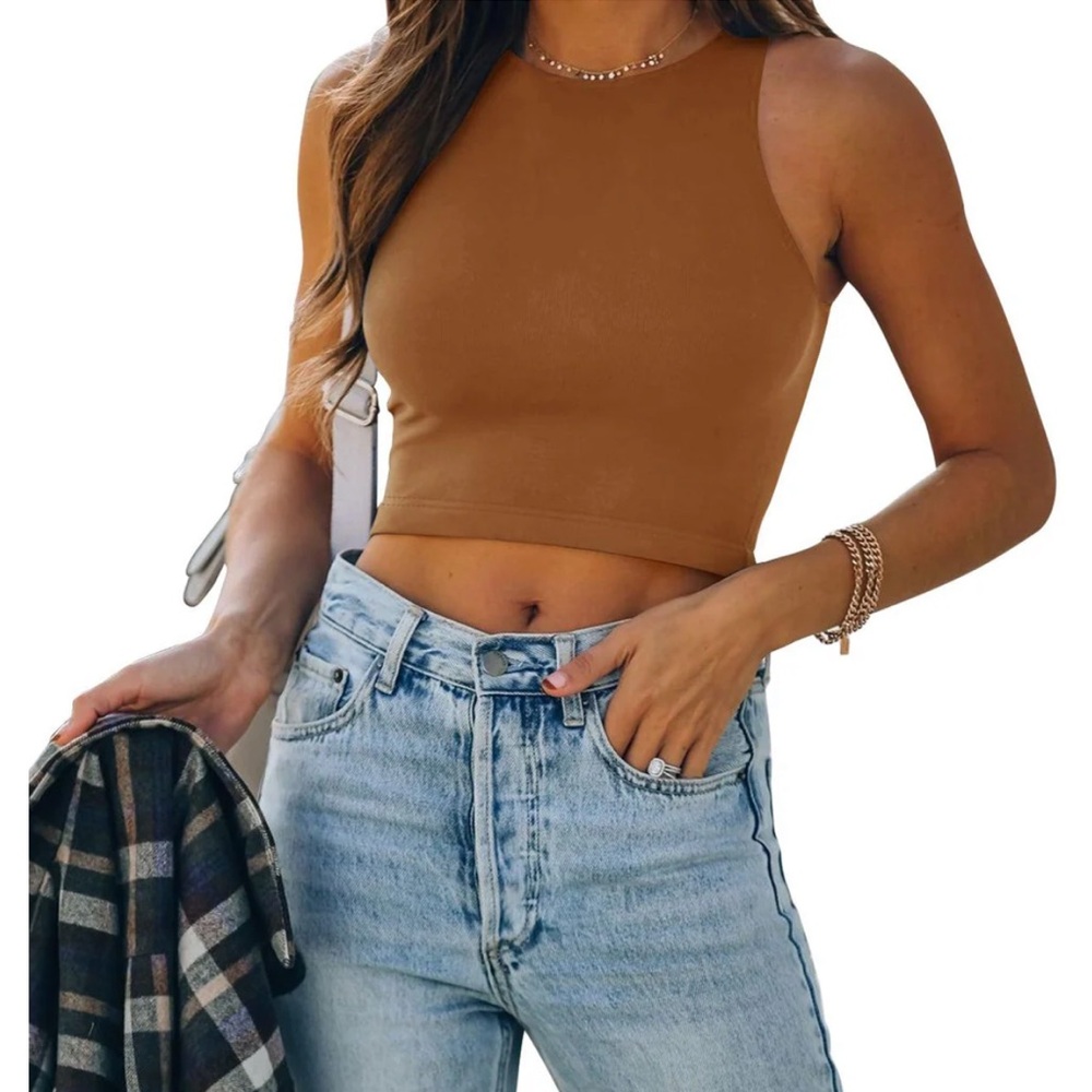 Reoria Sleeveless Halter Neck Crop Tank
